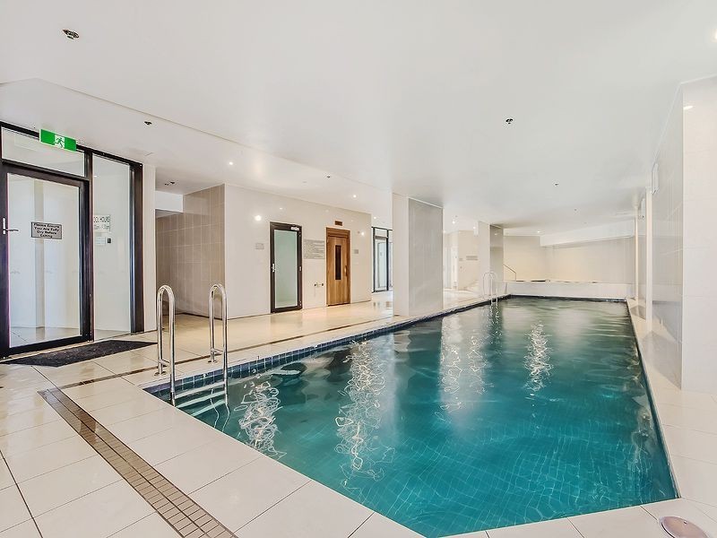 22 Surf Pde, Broadbeach QLD 4218