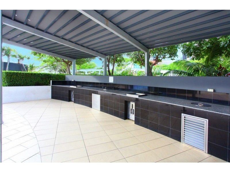 9 Lawson, Southport QLD 4215