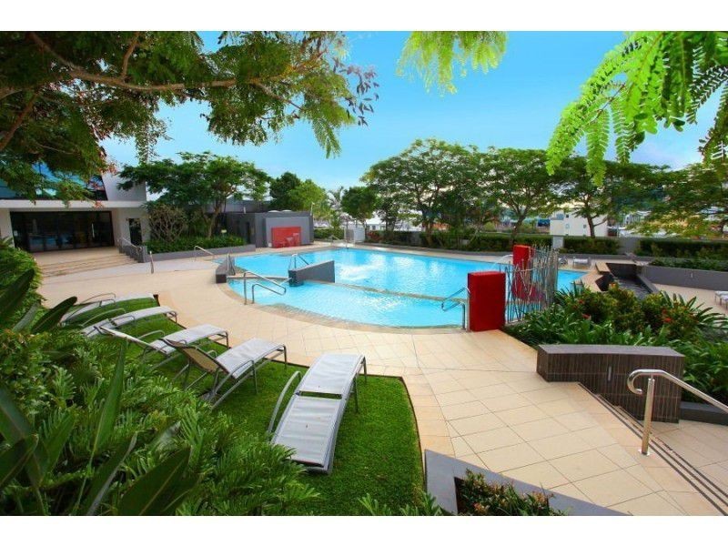 9 Lawson, Southport QLD 4215