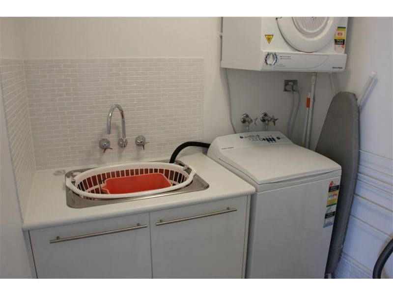 89 Surf Parade, Broadbeach QLD 4218