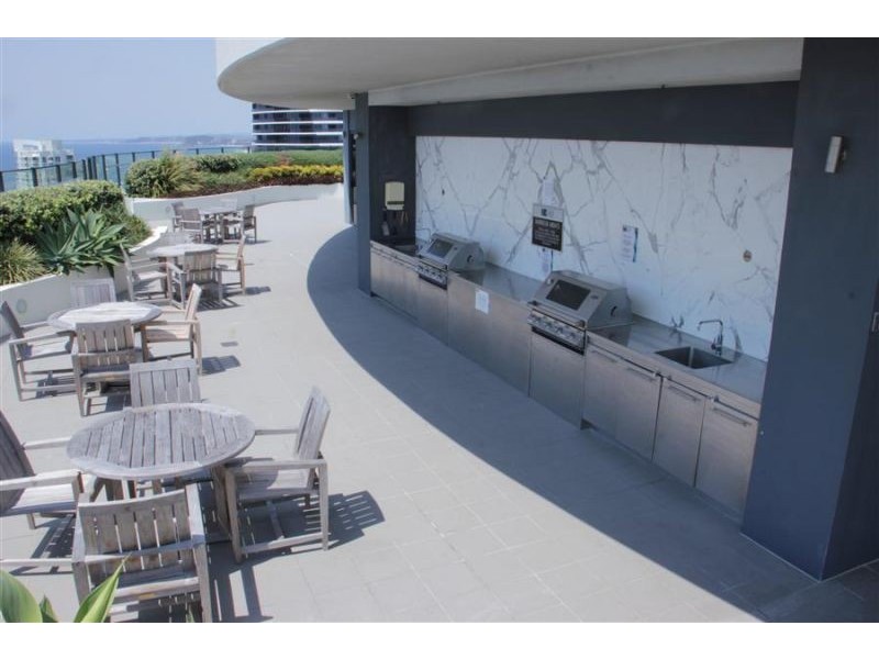 89 Surf Parade, Broadbeach QLD 4218