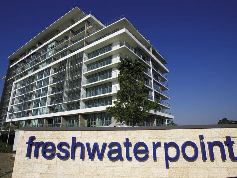 33 T E Peters Drive, Broadbeach Waters QLD 4218