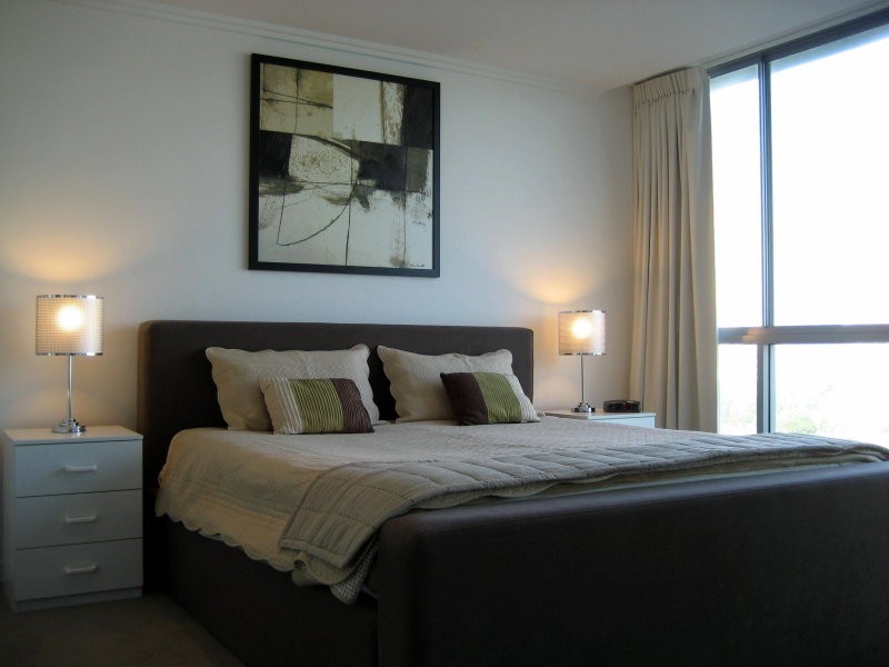 33 T E Peters Drive, Broadbeach Waters QLD 4218