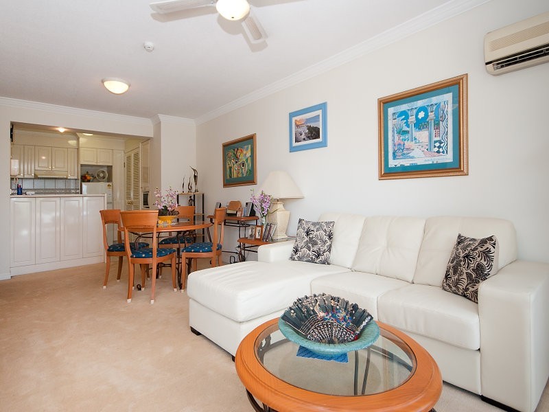 24 Queensland Ave, Broadbeach QLD 4218