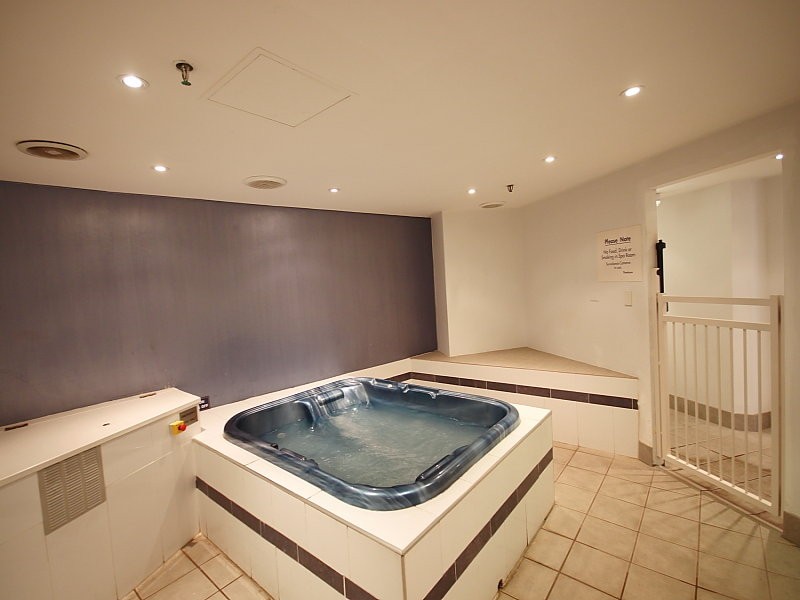 9 Trickett Street, Surfers Paradise QLD 4217