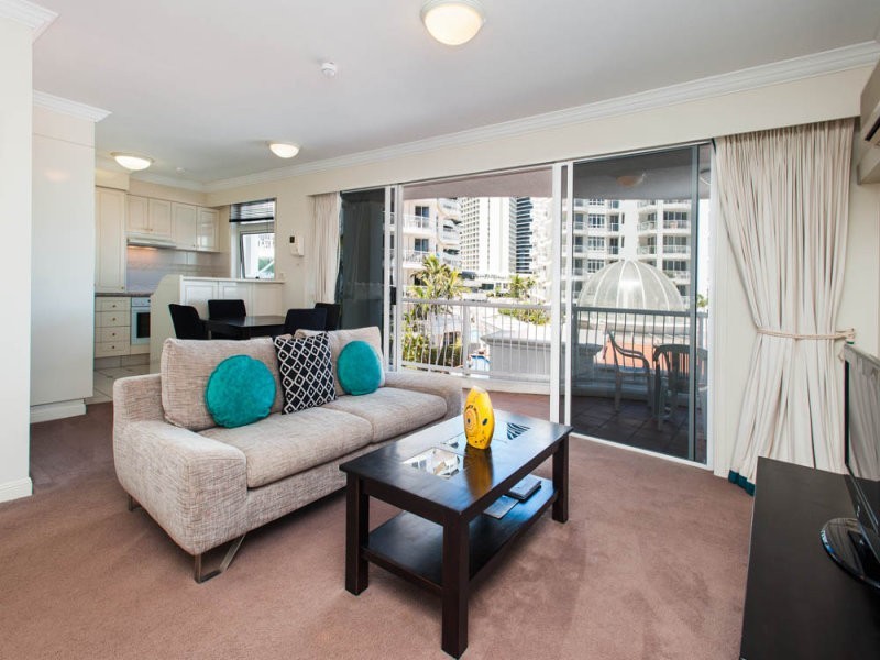 24 Queensland Ave, Broadbeach QLD 4218