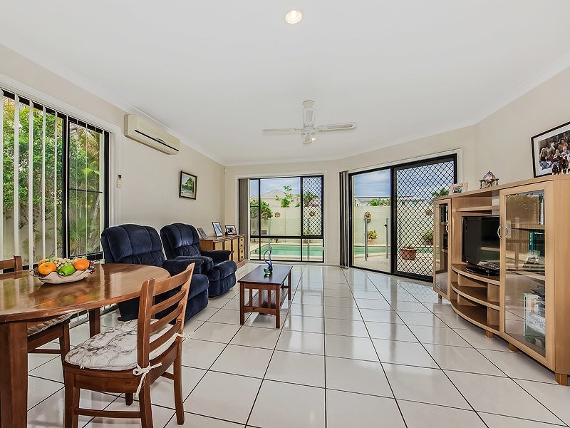 19 Rebholz Dr, Benowa Waters QLD 4217