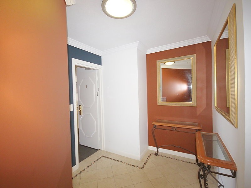 24 Queensland Ave, Broadbeach QLD 4218