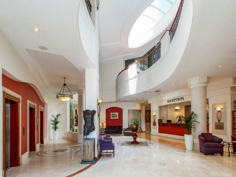 24 Queensland Ave, Broadbeach QLD 4218