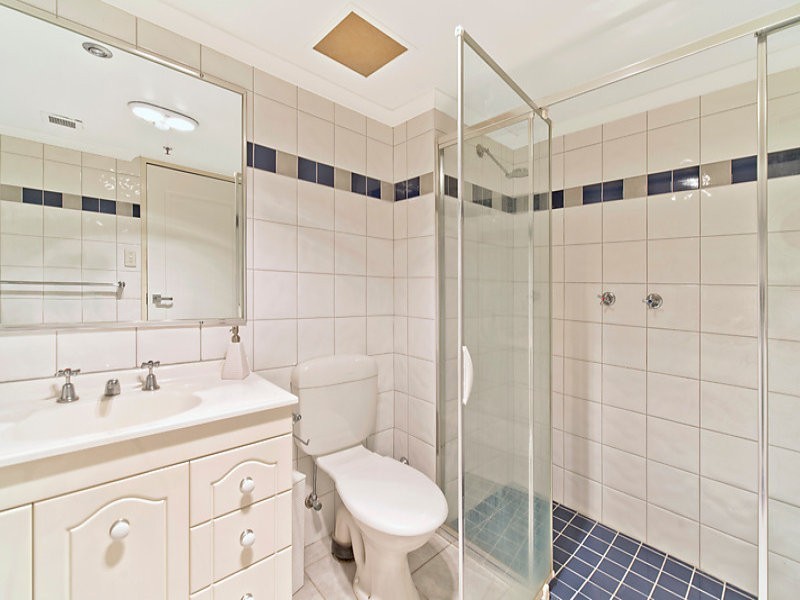 28 “Longbeach” Northcliffe Tce, Surfers Paradise QLD 4217