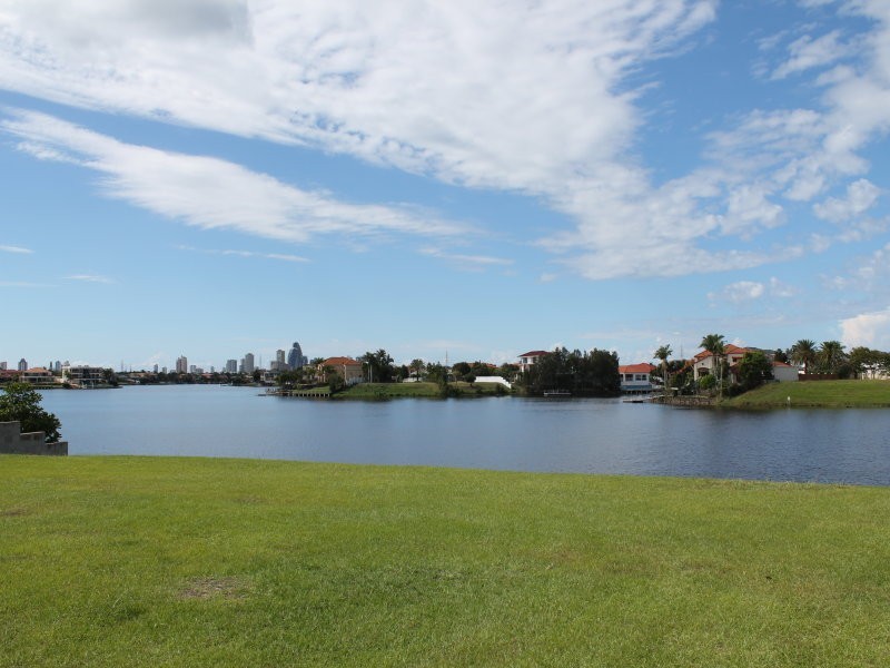 43 Istana View, Clear Island Waters QLD 4226