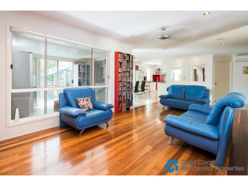 4 Peter Sellers Ct, Parkwood QLD 4214