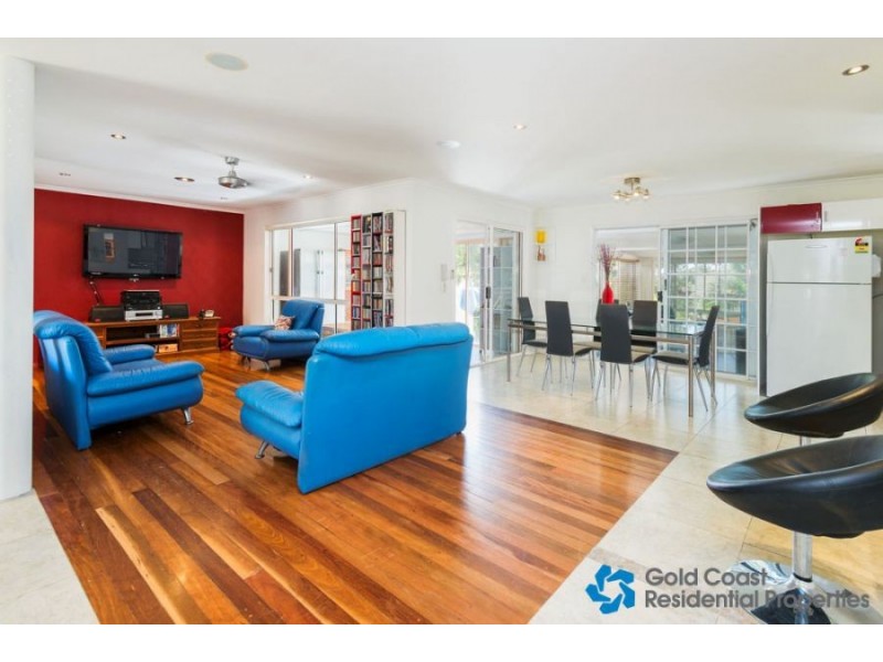 4 Peter Sellers Ct, Parkwood QLD 4214