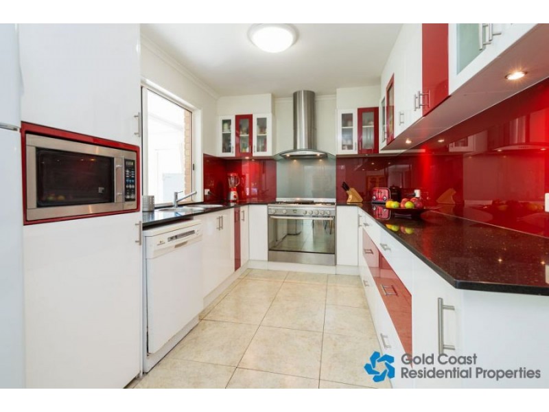 4 Peter Sellers Ct, Parkwood QLD 4214