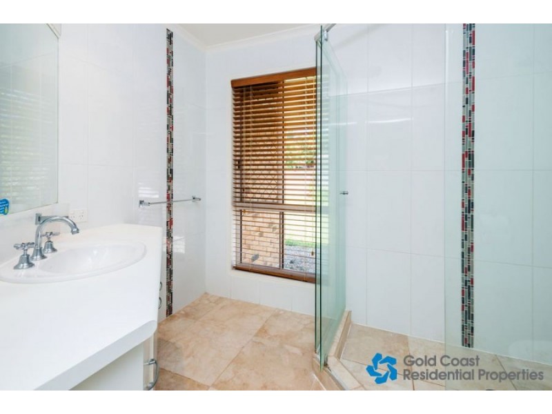 4 Peter Sellers Ct, Parkwood QLD 4214