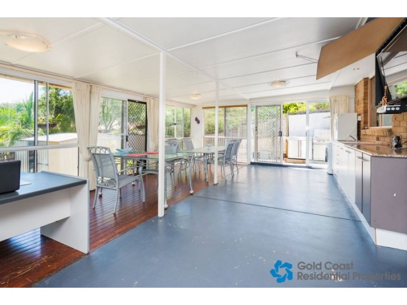 4 Peter Sellers Ct, Parkwood QLD 4214