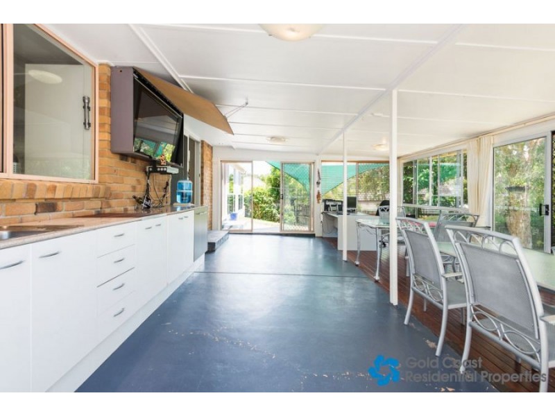 4 Peter Sellers Ct, Parkwood QLD 4214