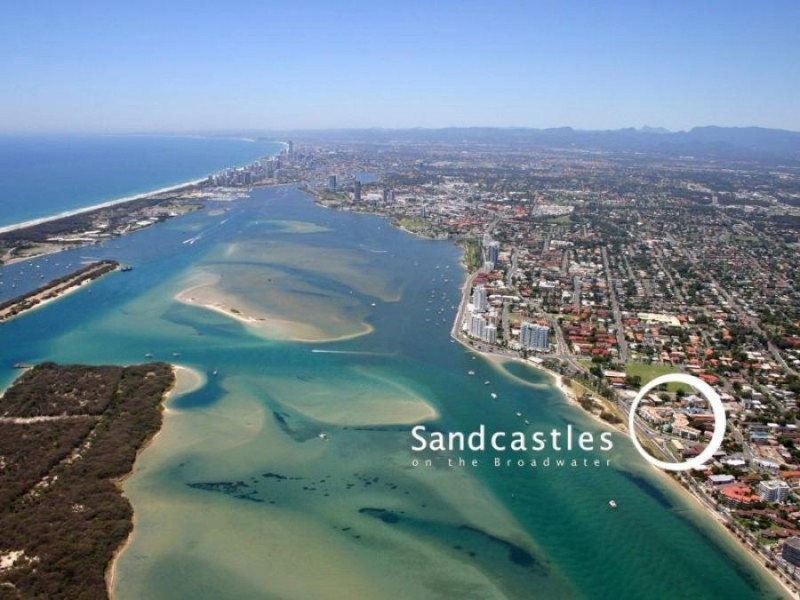 392 Marine Pde, Labrador QLD 4215