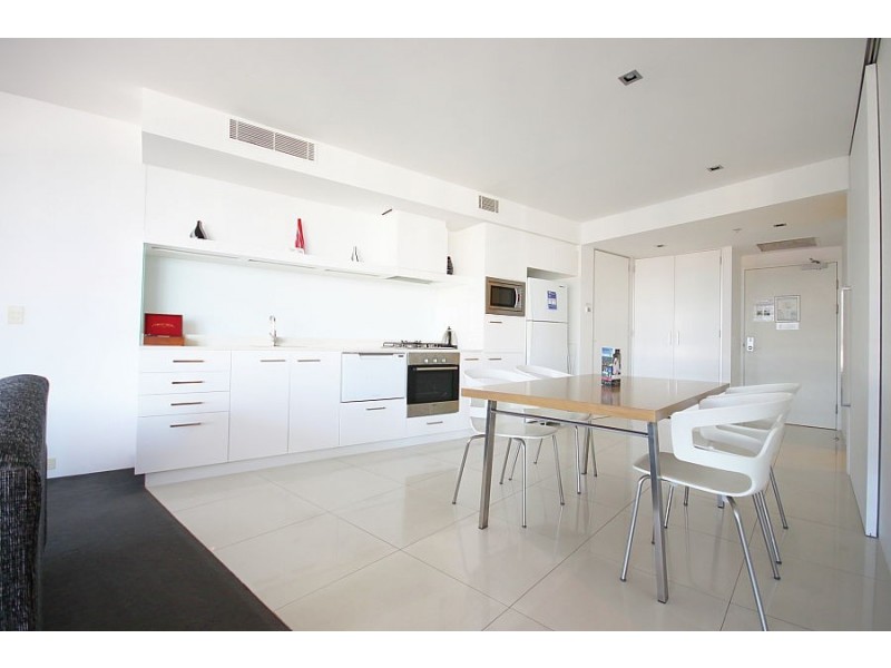 9 Hamilton Ave, Surfers Paradise QLD 4217