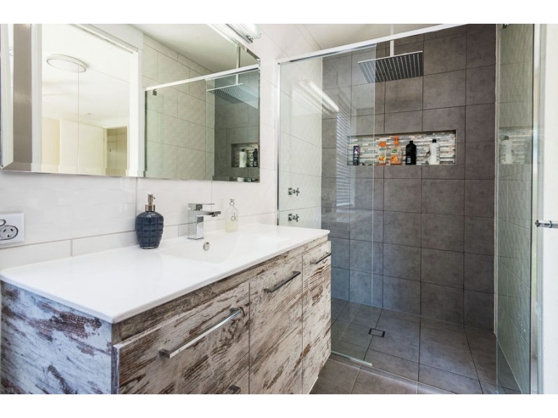 7 Melbourne Rd, Arundel QLD 4214