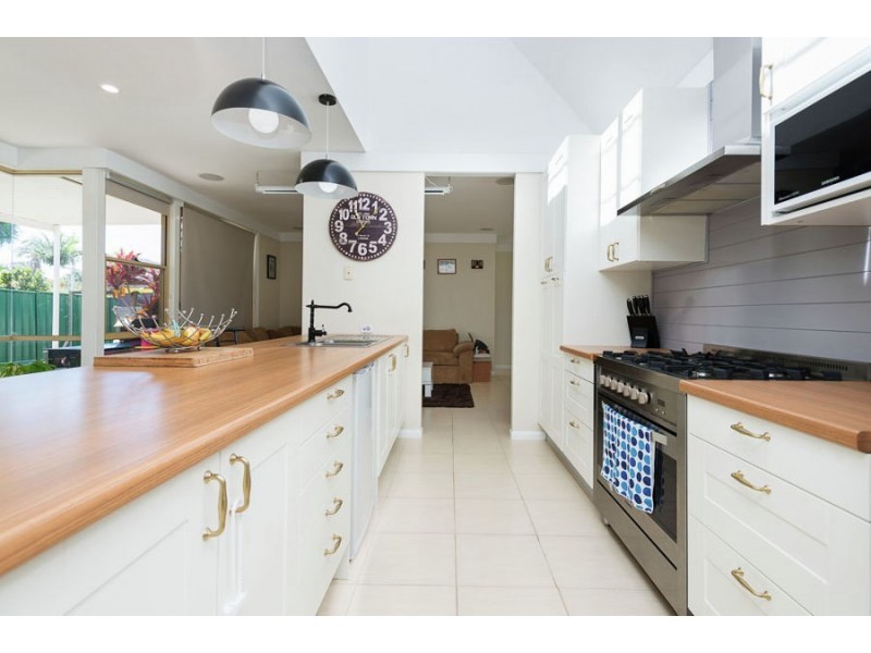 7 Melbourne Rd, Arundel QLD 4214