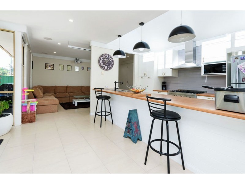 7 Melbourne Rd, Arundel QLD 4214