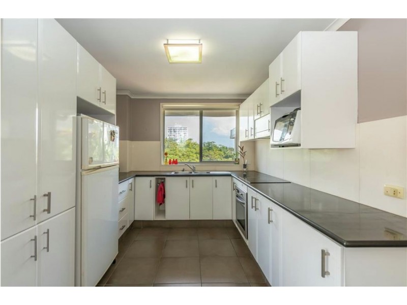 18 Tarcoola Cres, Surfers Paradise QLD 4217