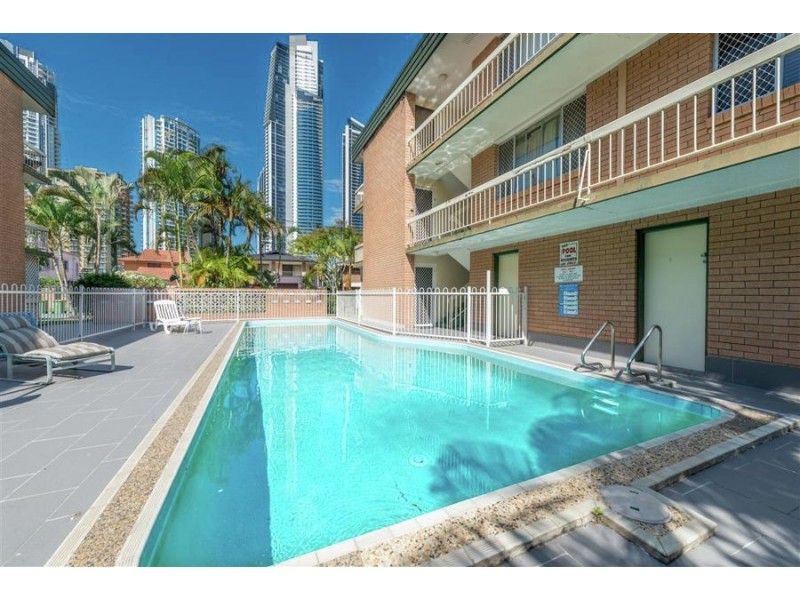 18 Tarcoola Cres, Surfers Paradise QLD 4217