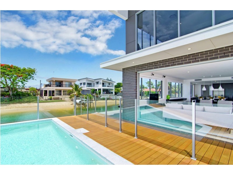 14 Palmetto Ct, Broadbeach Waters QLD 4218