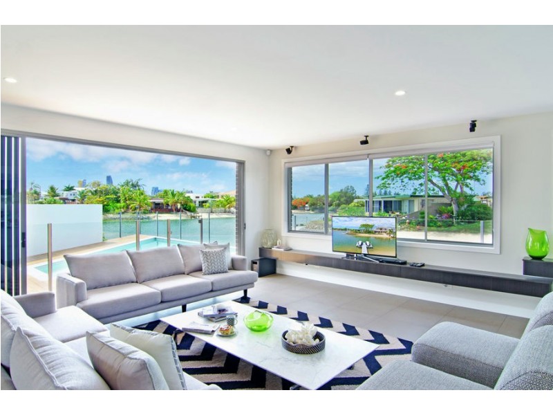 14 Palmetto Ct, Broadbeach Waters QLD 4218