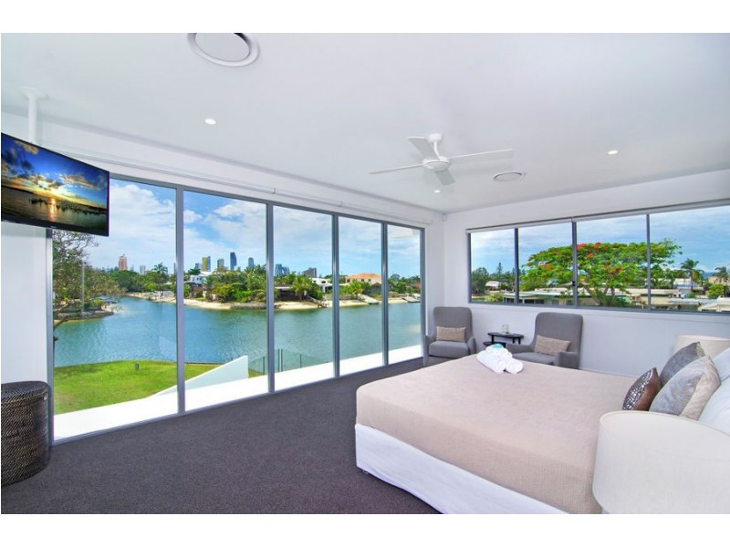 14 Palmetto Ct, Broadbeach Waters QLD 4218
