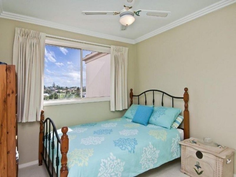 40 Meron St, Southport QLD 4215