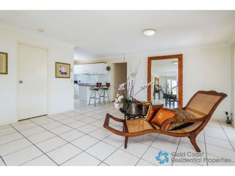 1 Daintree Dr, Parkwood QLD 4214