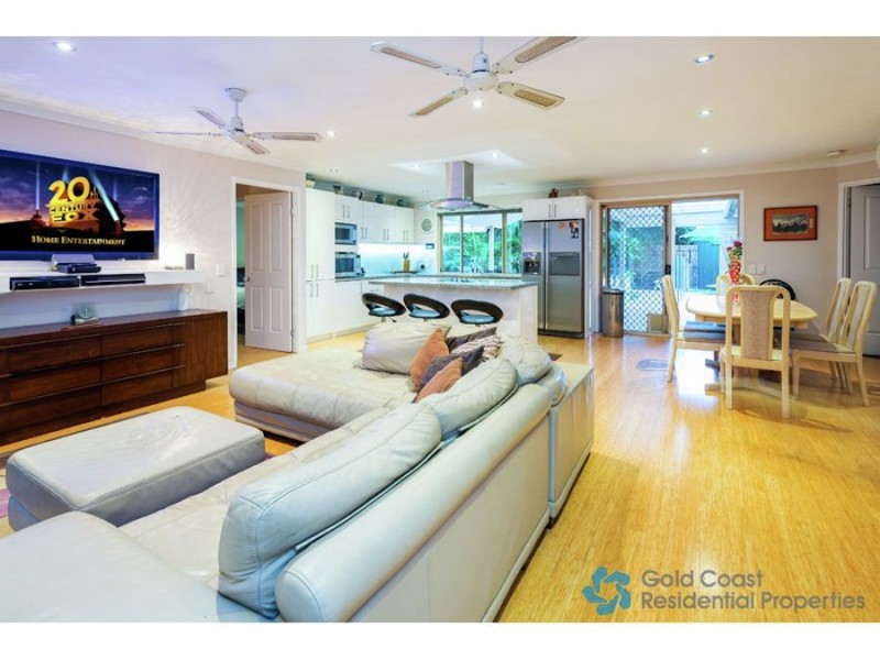 8 Fuji Close, Southport QLD 4215