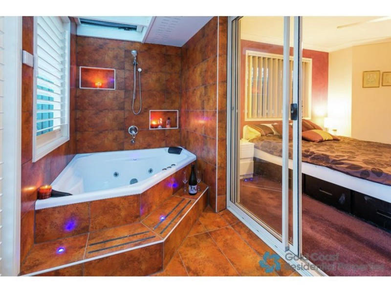 8 Fuji Close, Southport QLD 4215