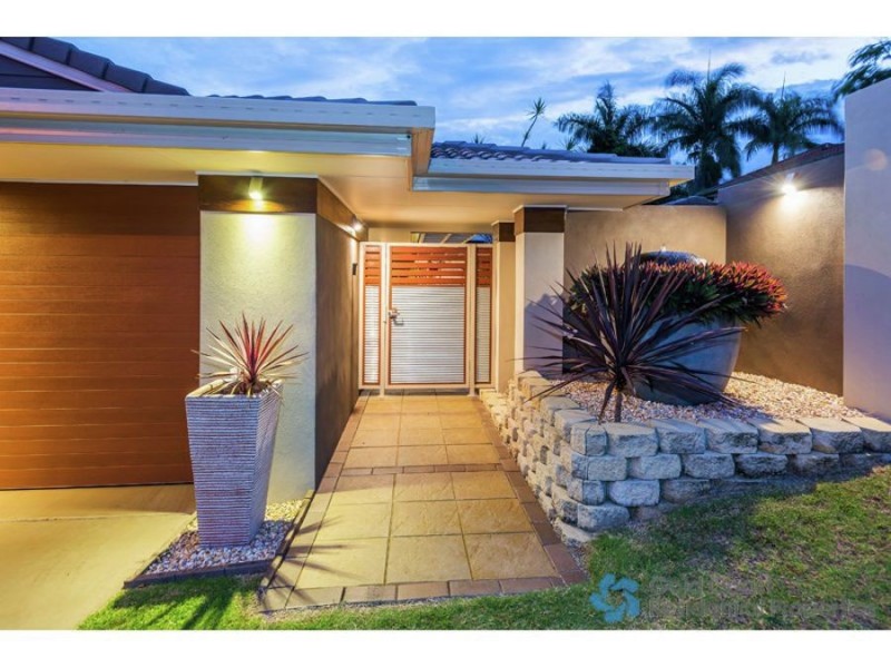 8 Fuji Close, Southport QLD 4215