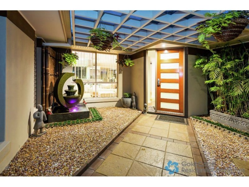 8 Fuji Close, Southport QLD 4215