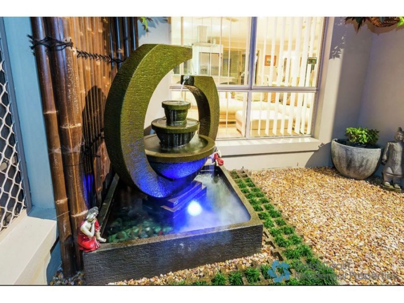 8 Fuji Close, Southport QLD 4215