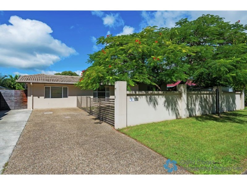 7 Fatsia, Elanora QLD 4221