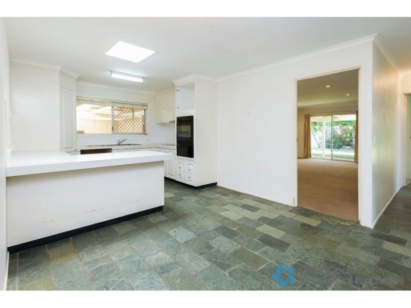 7 Fatsia, Elanora QLD 4221