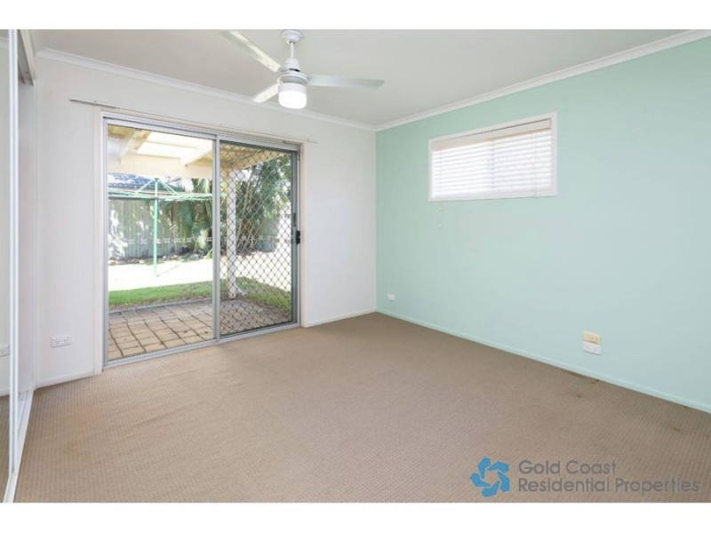 7 Fatsia, Elanora QLD 4221