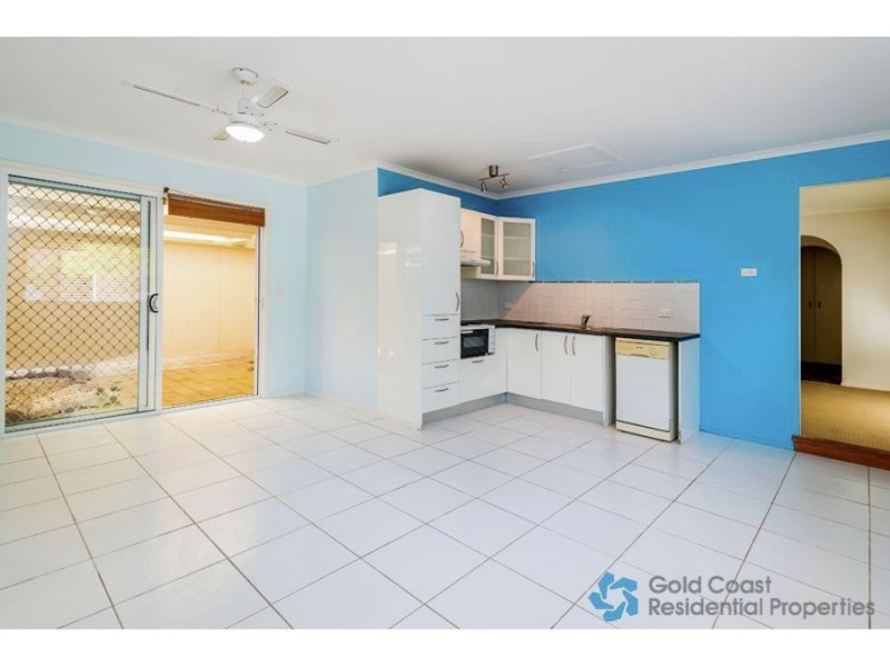 7 Fatsia, Elanora QLD 4221