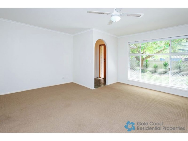7 Fatsia, Elanora QLD 4221