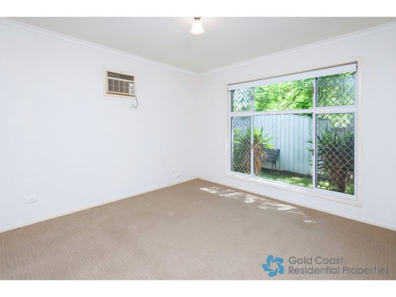 7 Fatsia, Elanora QLD 4221
