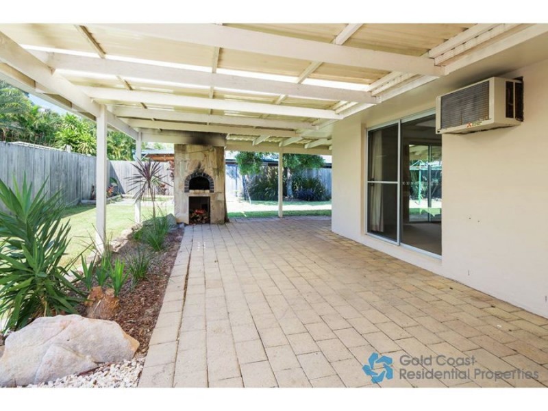 7 Fatsia, Elanora QLD 4221