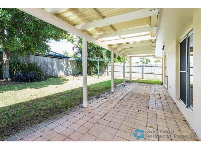 7 Fatsia, Elanora QLD 4221