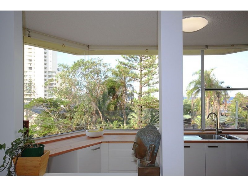 11/3 Old Burleigh Rd, Surfers Paradise QLD 4217