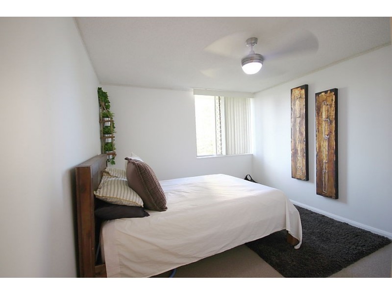 11/3 Old Burleigh Rd, Surfers Paradise QLD 4217