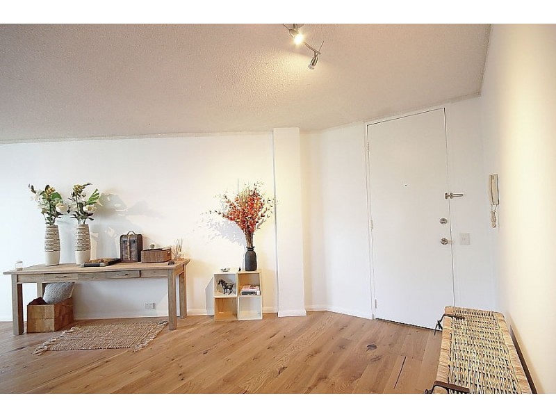 11/3 Old Burleigh Rd, Surfers Paradise QLD 4217