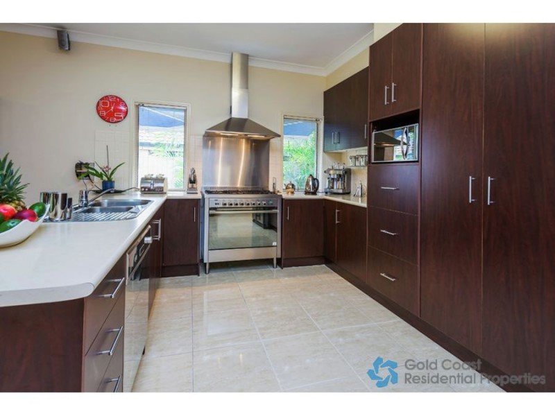18 Irvine Street, Pacific Pines QLD 4211